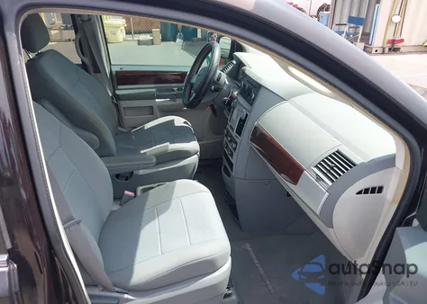 2010 Chrysler Town & Country Touring из США, поврежденный, VIN 2A4RR5D17AR435516